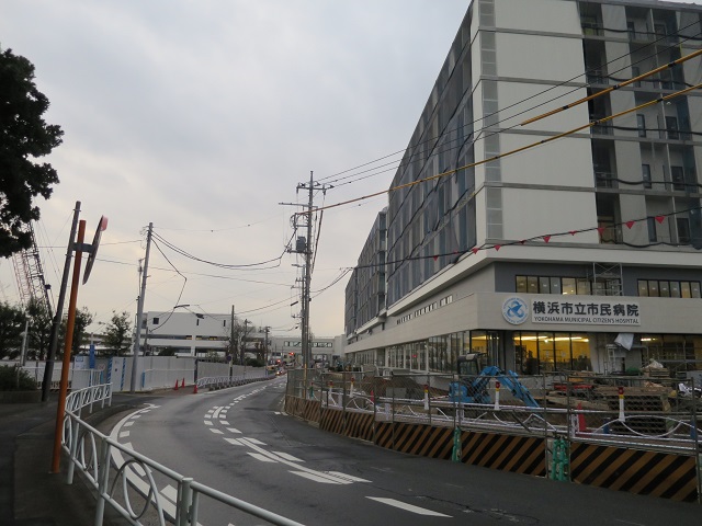 横浜市立市民病院病棟と事務棟