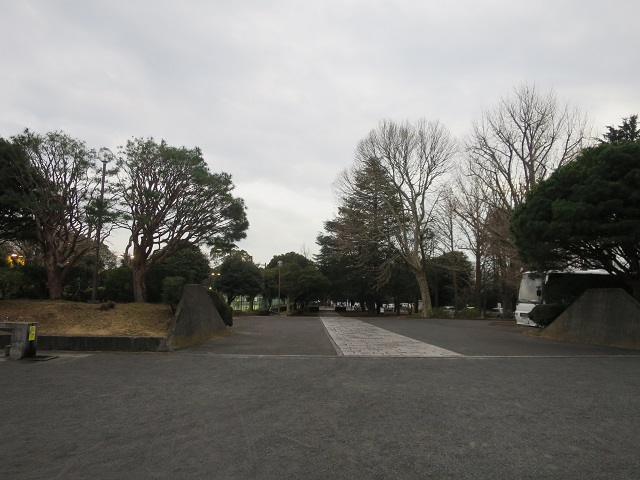 三ツ沢公園臨時駐車場