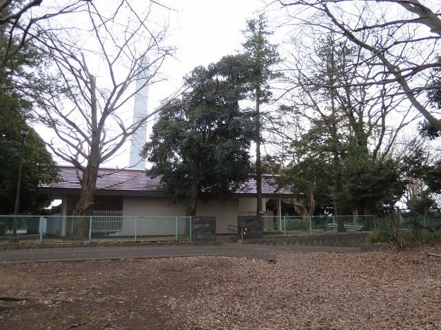 三ツ沢公園裏門